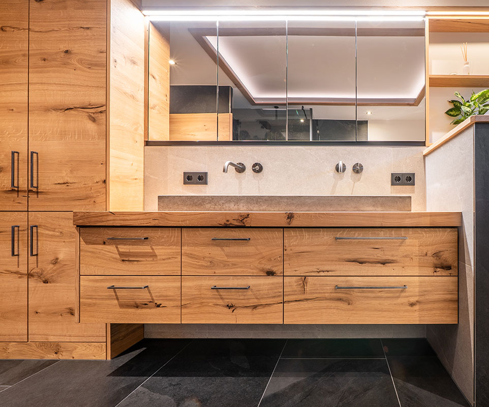 Stefan-Hartl-Schreinermeister-Wohnraumgestaltung-Bad-mit-Schrank